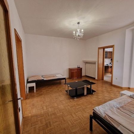 2 Zimmer Wohnungen K&K Unterkunft. Gbr ดุยส์บูร์ก ภายนอก รูปภาพ
